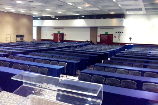mesa para conferencia c